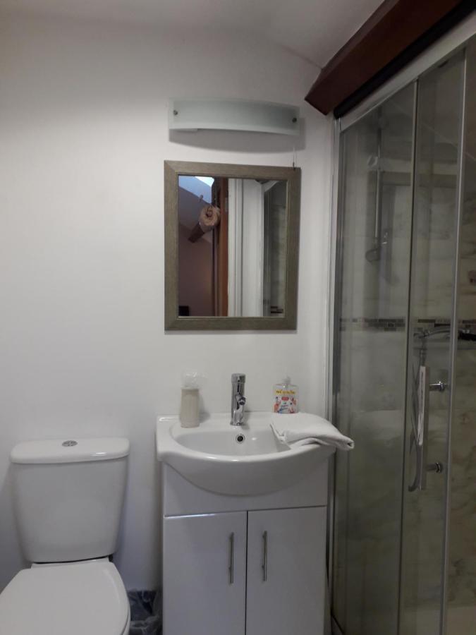 Brook Barn B&B Hale  Dış mekan fotoğraf