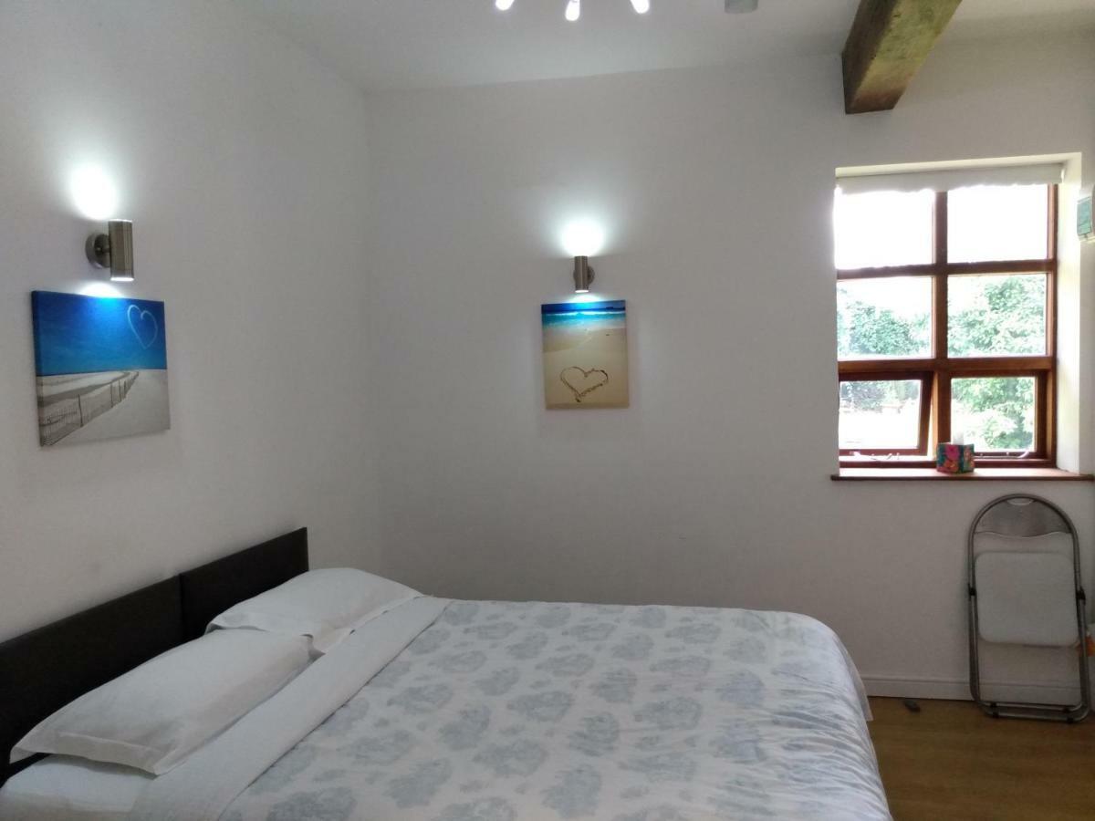 Brook Barn B&B Hale  Dış mekan fotoğraf